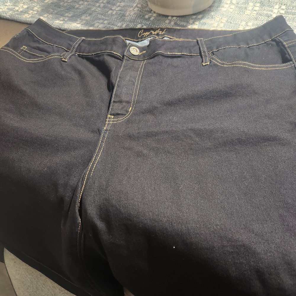 Women's Dark Blue Straight Leg Shorts Size 24 W New Without Tag